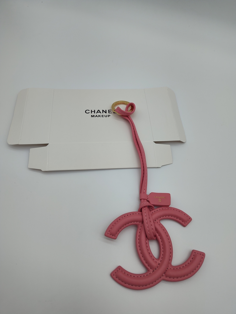 CHANEL Makeup Promotional Pink Lambskin Leather CC Logo Bag Charm Gold Hardware - Picture 2 of 8
